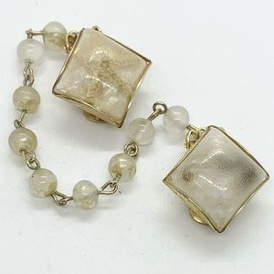 VINTAGE SWEATER GUARD NAUTICAL CLEAR LUCITE ENCASED SEAHORSE STARFISH SHAWL CLIP